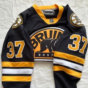 NWOT - Reebok Bruins Jersey Bergeron - Small
